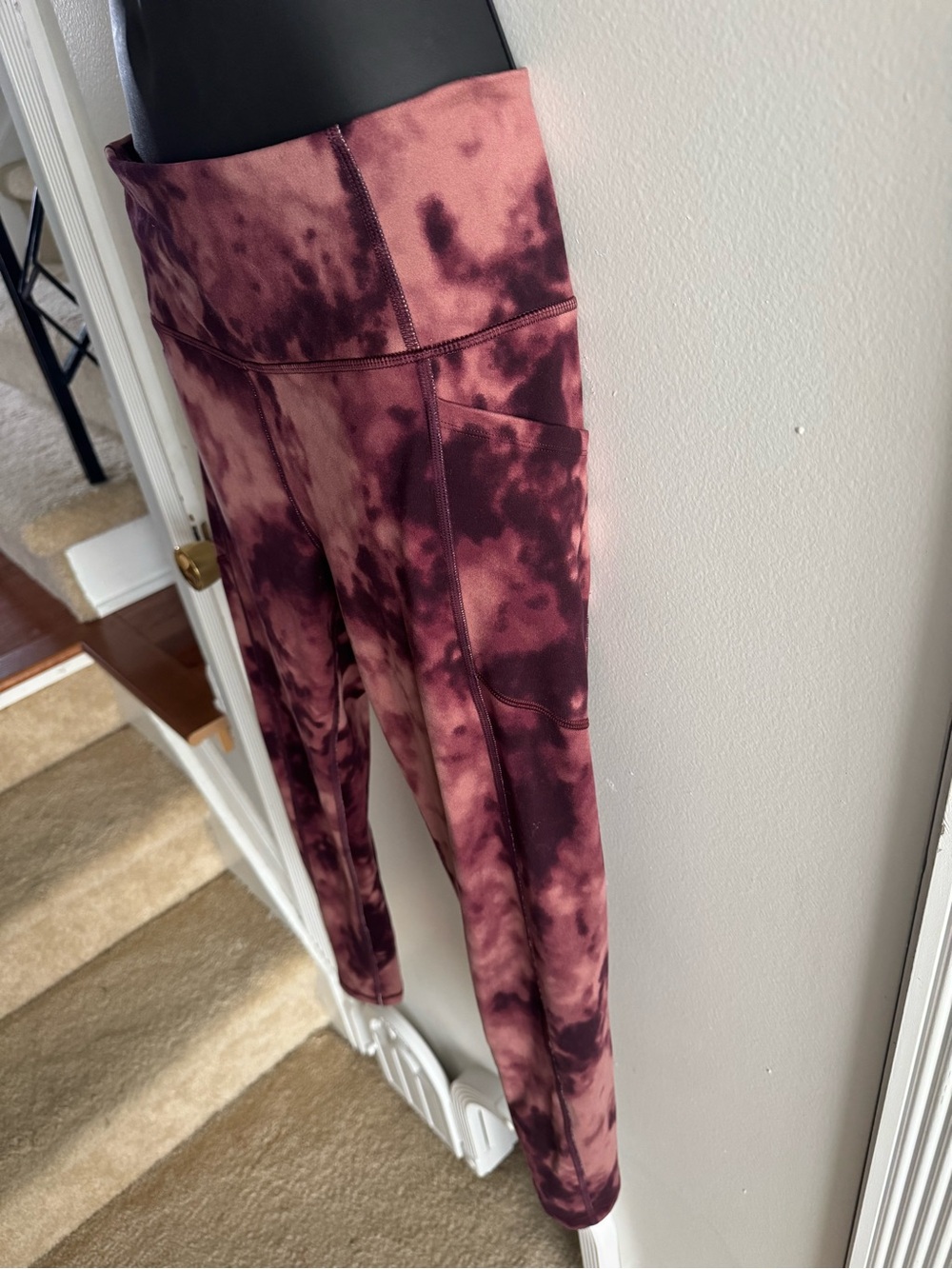 Victoria's Secret Womens Tie-Dye Pocket Leggings - Mauve & Deep Purple